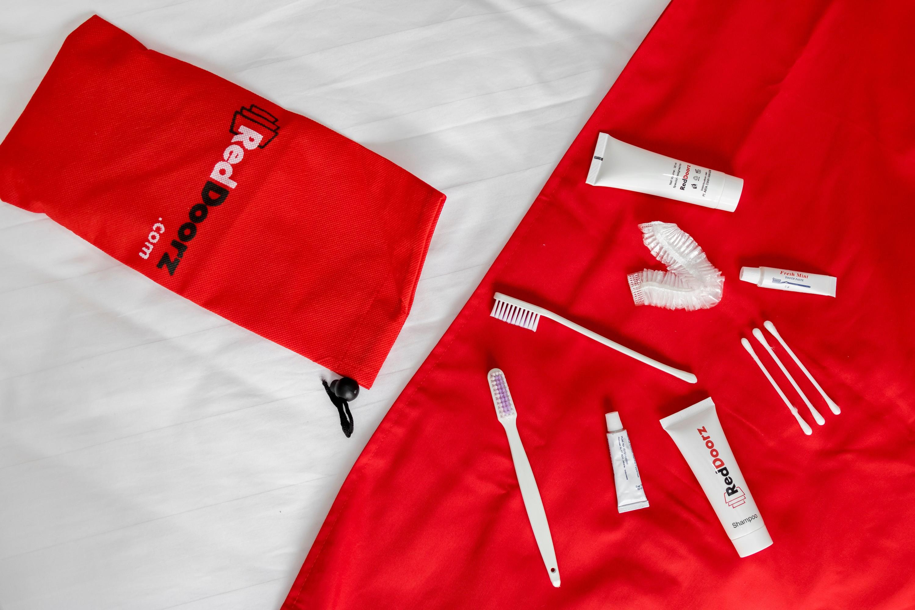 Reddoorz Plus near Makassar Town Square Bagian luar foto