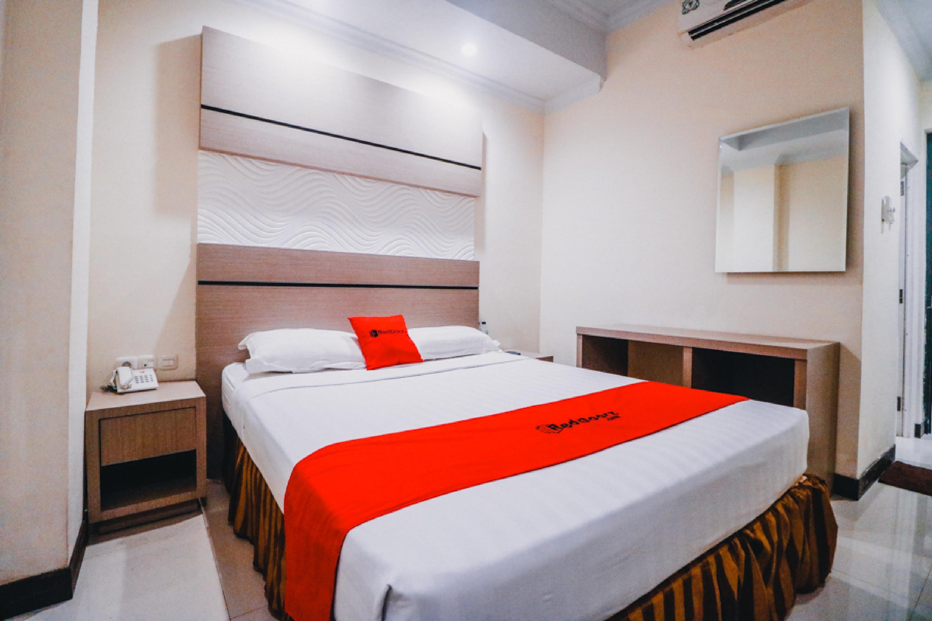 Reddoorz Plus near Makassar Town Square Bagian luar foto