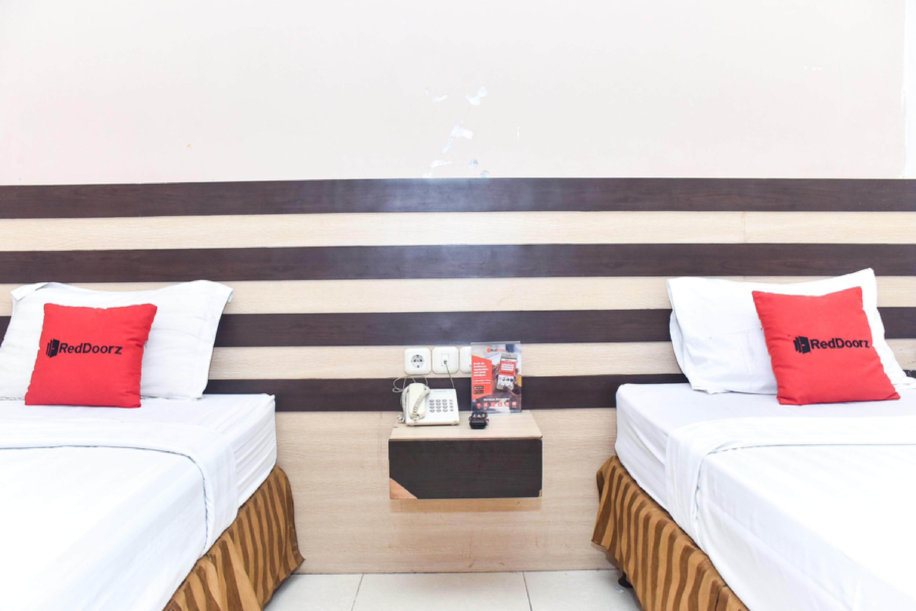 Reddoorz Plus near Makassar Town Square Bagian luar foto
