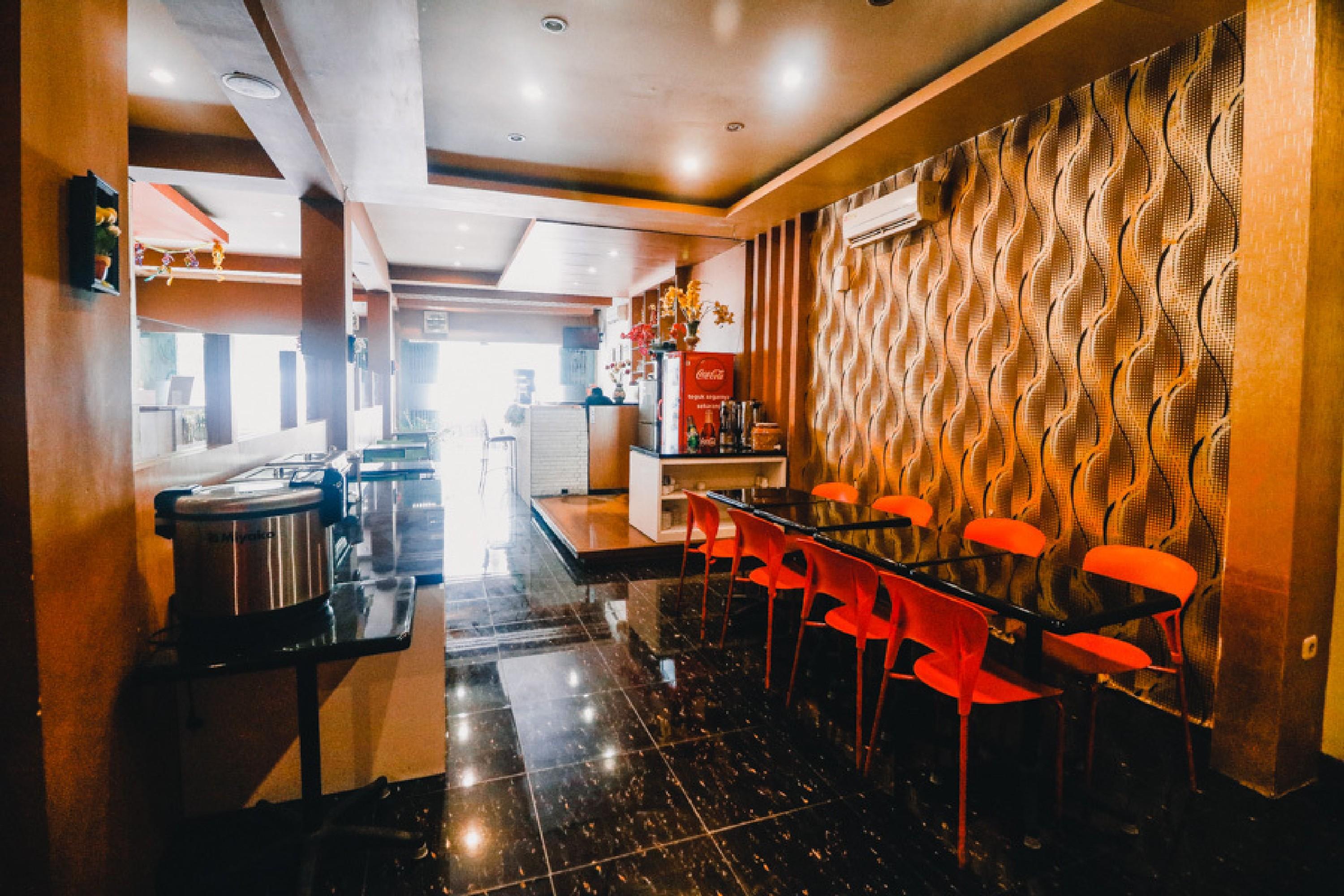 Reddoorz Plus near Makassar Town Square Bagian luar foto