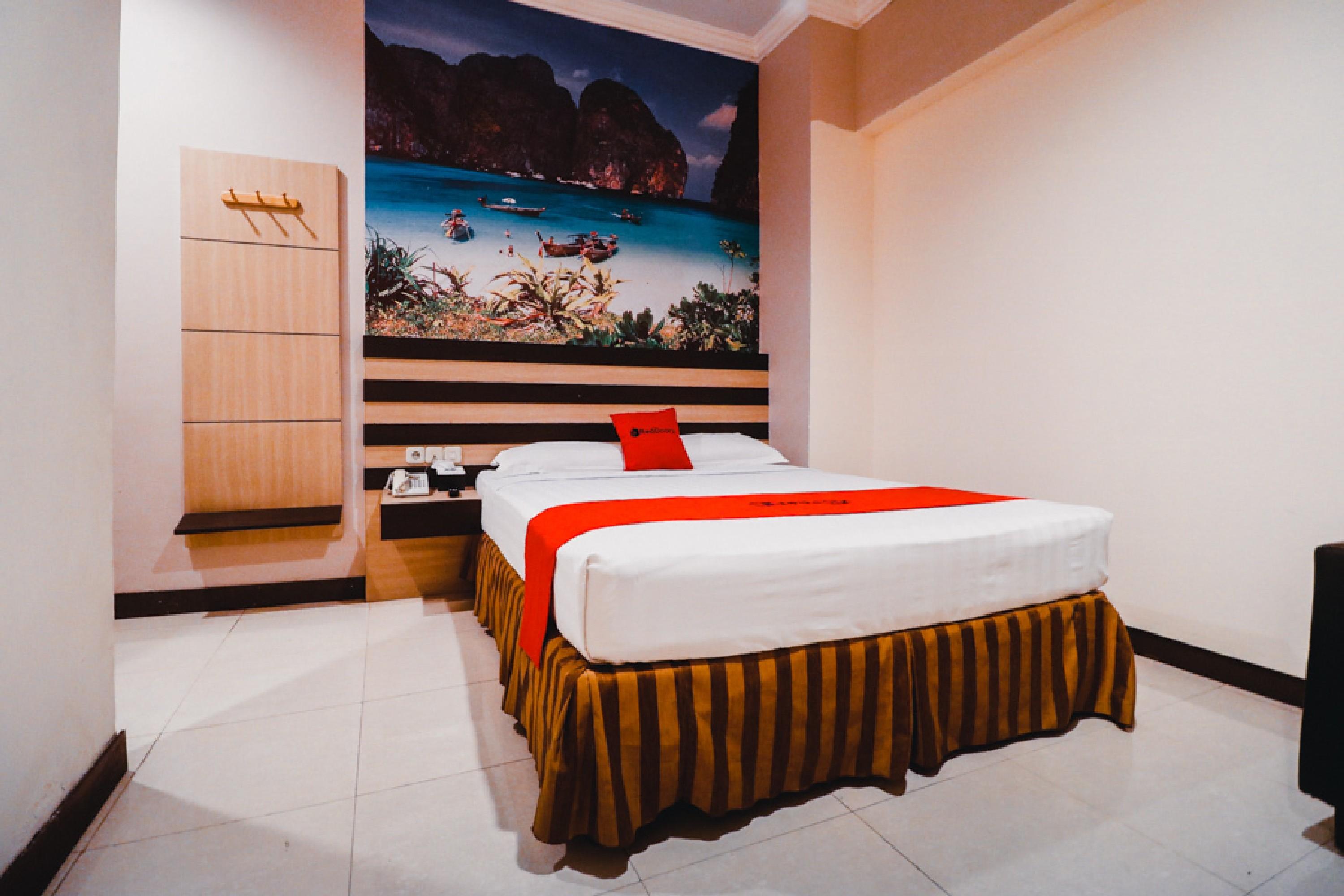 Reddoorz Plus near Makassar Town Square Bagian luar foto