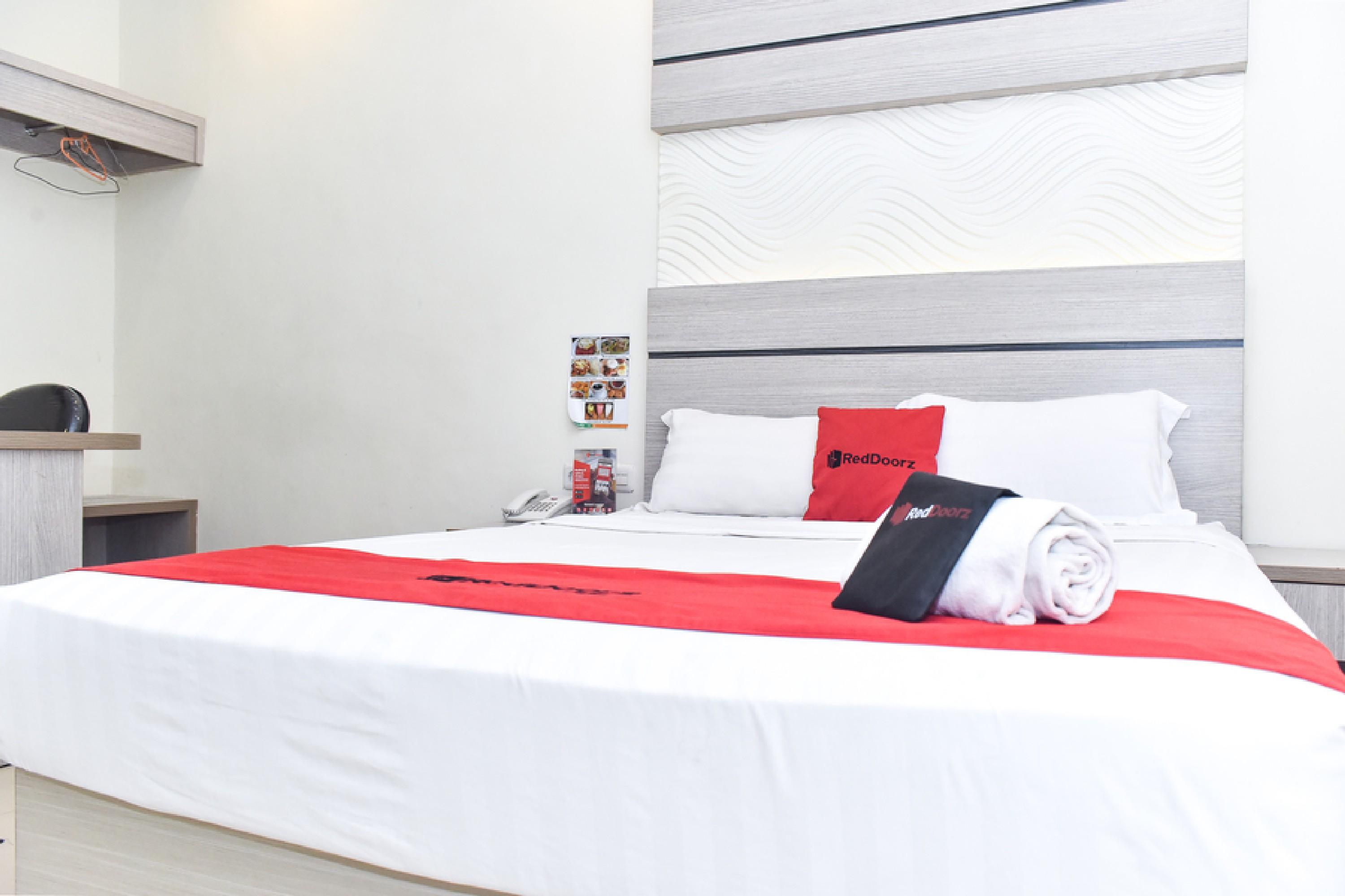 Reddoorz Plus near Makassar Town Square Bagian luar foto