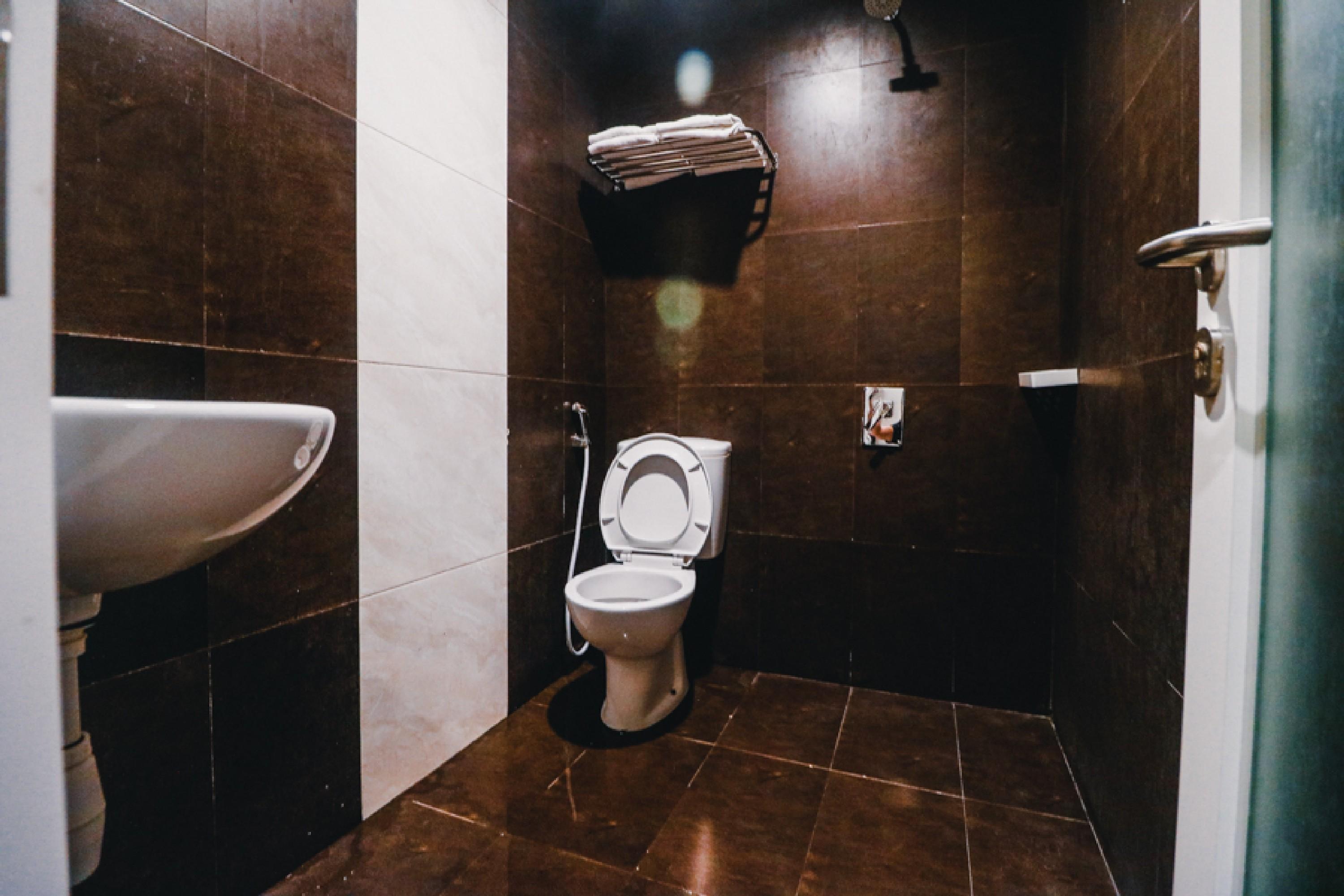 Reddoorz Plus near Makassar Town Square Bagian luar foto